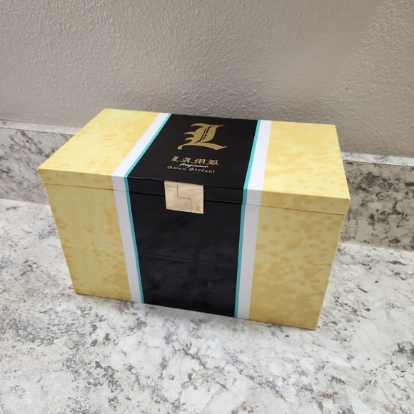 L.A.M.B. Gwen Stefani Fragrance/Jewelry Box,  '07 Collectible Gift Box - Picture 2 of 15